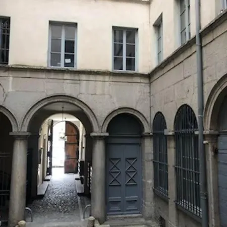 Le Petit Opera Daire Lyon